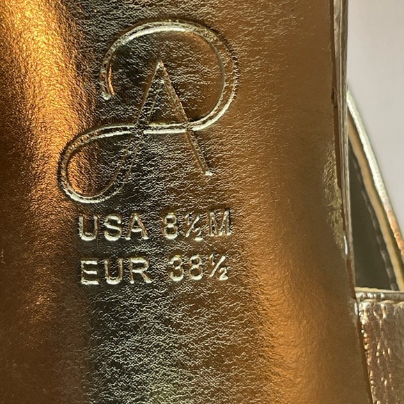 Adrianna Papell Gold Metallic Heels Size 8.5 - Picture 9 of 9